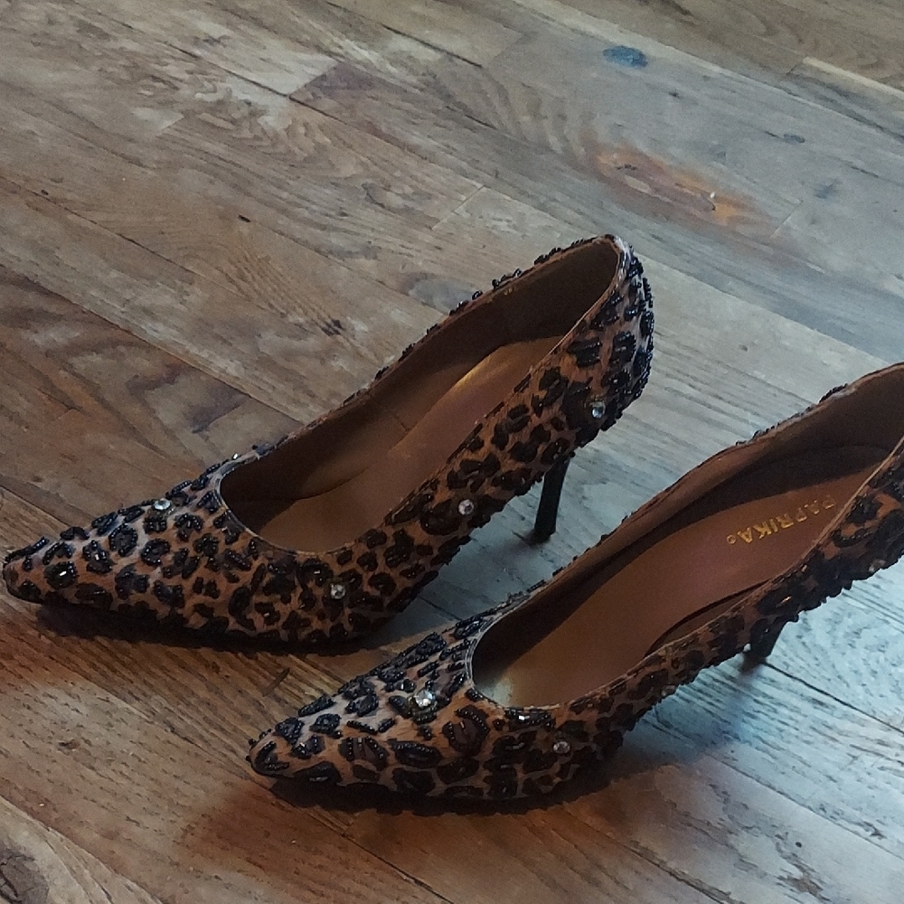 4 For $12 Paprika Brown and Black Heels Sleek Sophisticated Pumps - Picture 9 of 13